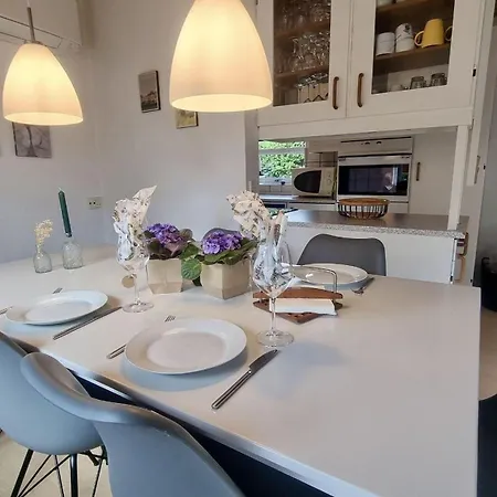 Schoenes-ferienhaus-mit-wildnisbad-und-saunatonne Broager